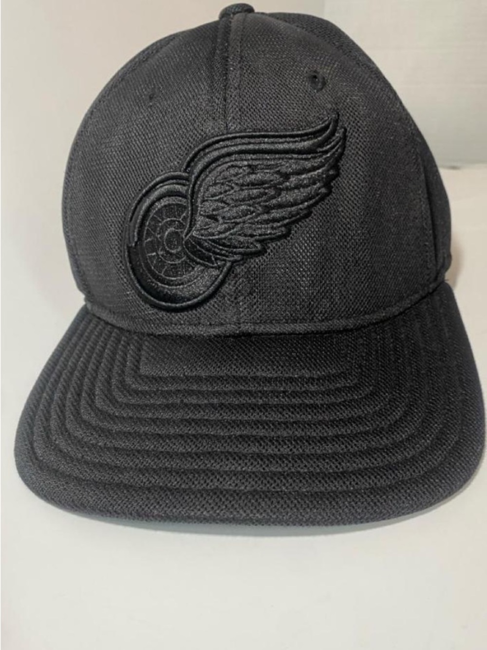 adidas NHL Black Out Detroit Red Wings Embroidered Adjustable Mesh Snapback Hat